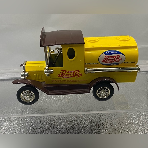 “Pepsi Cola” Vintage “Ford Model T” Delivery Truck - Die Cast 1:64 Scale - Picture 3 of 8